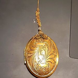 Vintage Victoriana locket